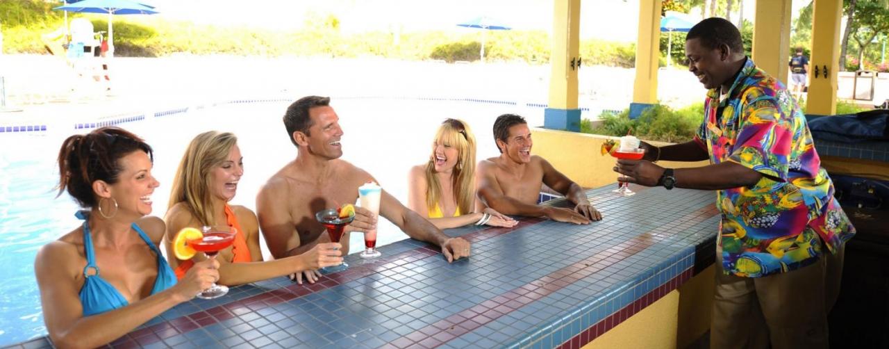 2002101_poolbar_14_s Comfort Suites Paradise Island Nassau Bahamas