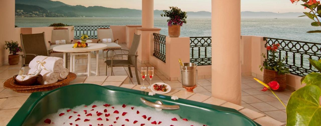 216391r5_honeymnsuite_14_s Golden Crown Paradise Resort Puerto Vallarta Mexico