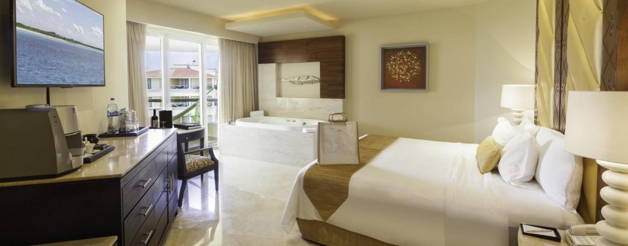 Concierge_01_s The Grand At Moon Palace Cancun Cancun Mexico