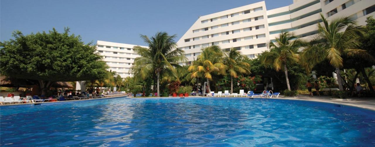 Op6_s Oasis Palm Cancun Mexico
