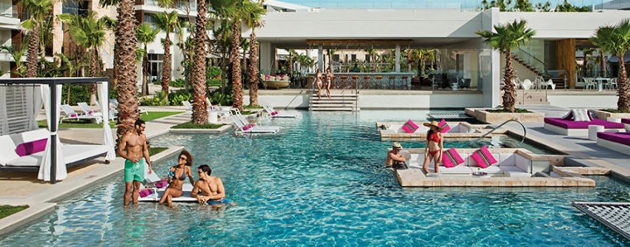 Breathless Riviera Cancun Cancun Mexico Brerc_energypool_thebar_2a