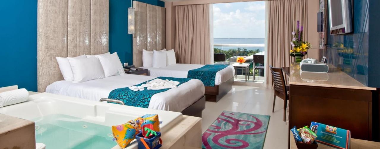 Cancun Mexico Hard Rock Hotel Cancun 216894r3_dlxfamilysuite_14_s