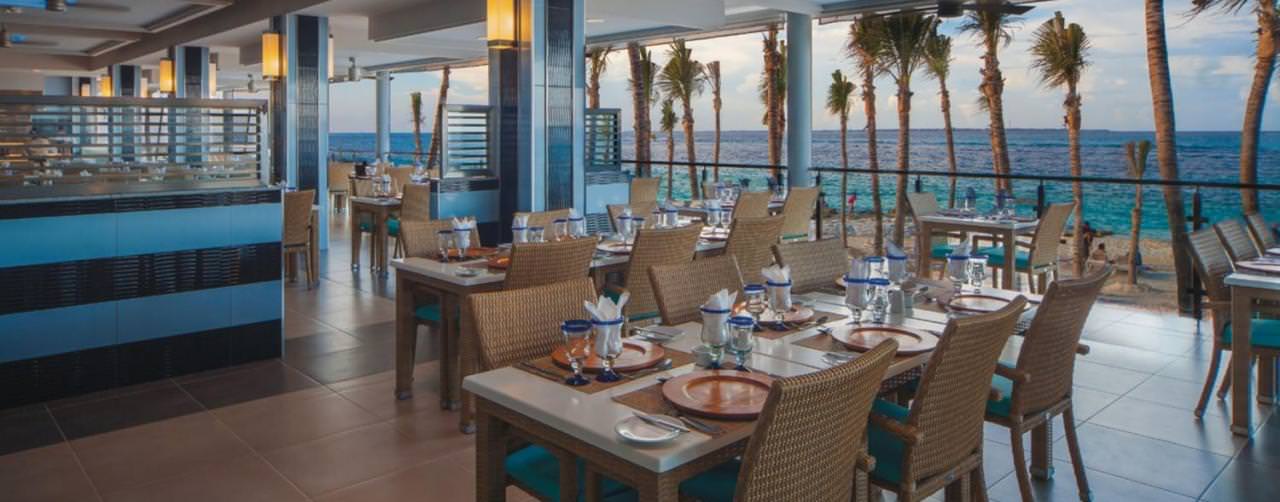 Cancun Mexico Restaurant Ocean View Seating Riu Cancun