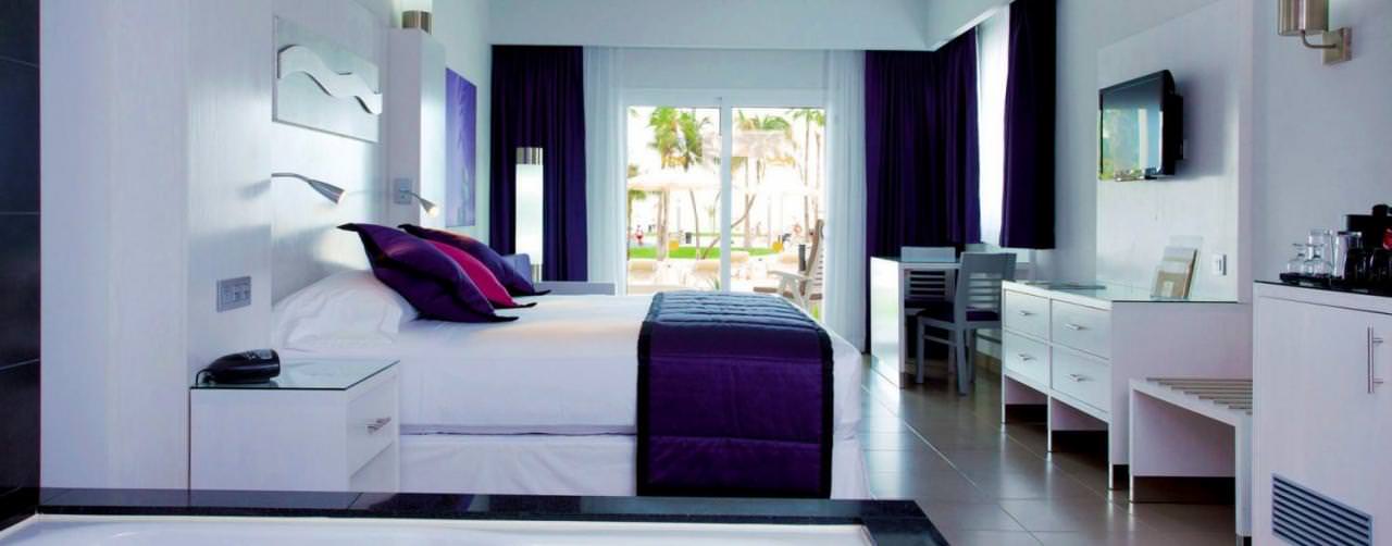 Cancun Mexico Room Junior Suite Kind Bed Jacuzzi Villa Riu Palace Peninsula