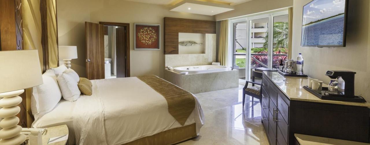 Cancun Mexico The Grand At Moon Palace Cancun Family_deluxe_01_s