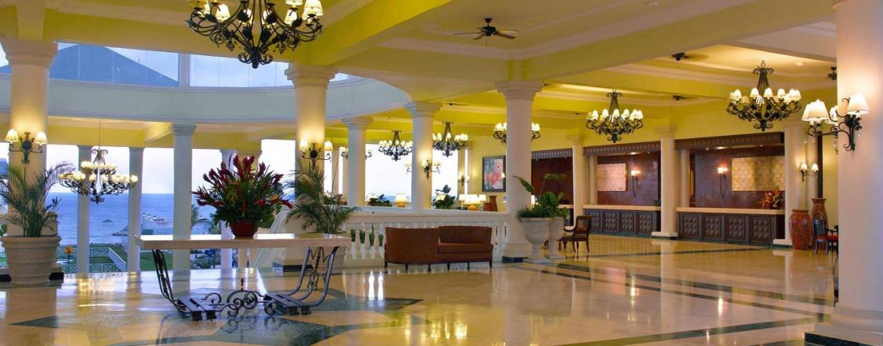 Grand Palladium Lady Hamilton Montego Bay Jamaica Amenities Lobby