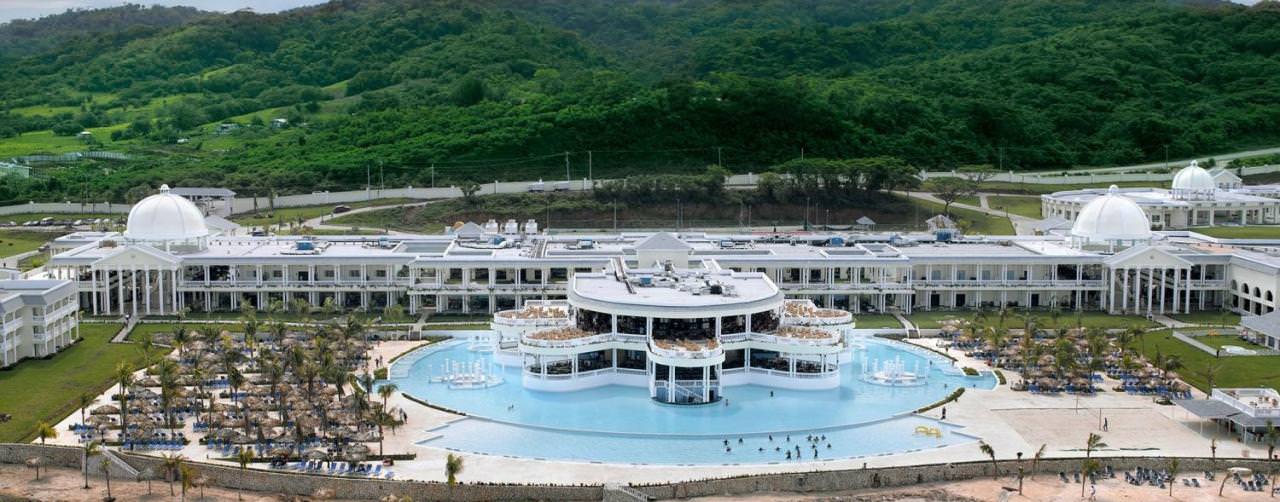 Montego Bay Jamaica Grand Palladium Jamaica Resort Spa Amenities View Beach