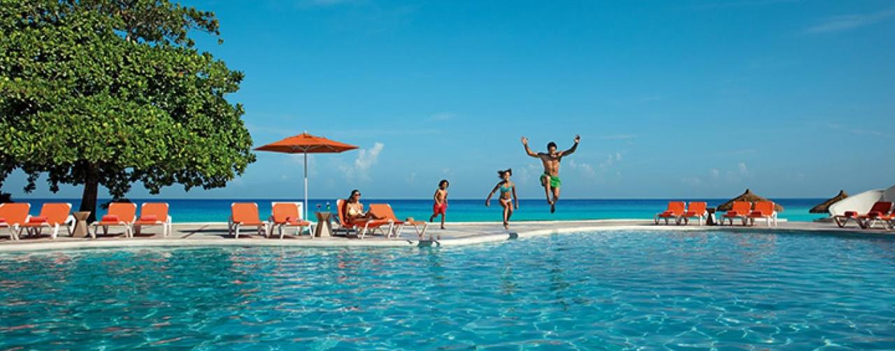 Montego Bay Jamaica Sunscape Cove Montego Bay Sucmb_family_pool1_2a