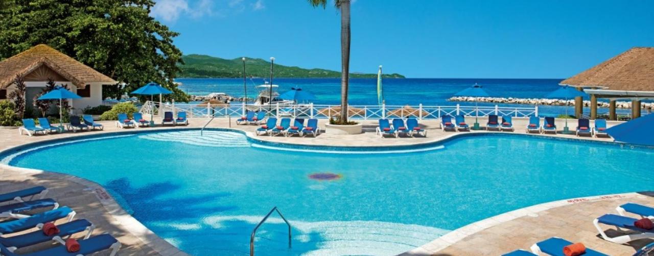 Montego Bay Jamaica Sunscape Splash Montego Bay Susmb_adultspool_1a 1024x682
