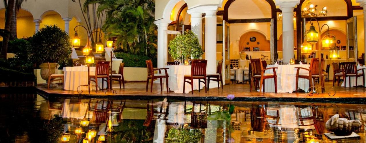 Puerto Vallarta Mexico Casa Velas Hotel Boutique Rest._emiliano_2_s