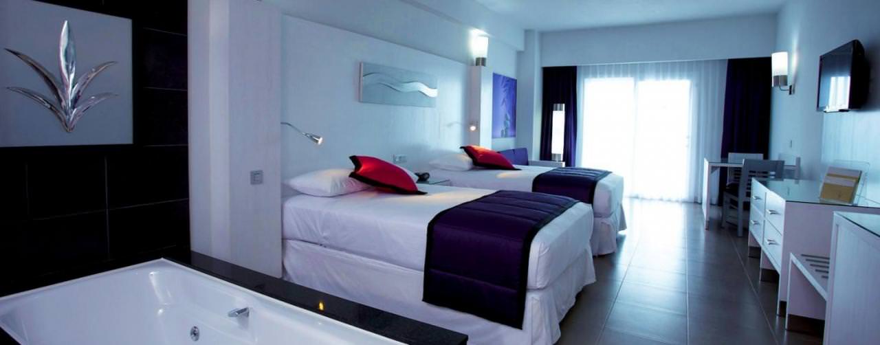 Riu Palace Peninsula Cancun Mexico Room Junior Suite Double Bed Jacuzzi Main Building