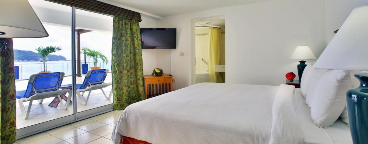 Sonesta Great Bay Resort Casino St Martin Caribbean Miramar_suite_bedroom_s