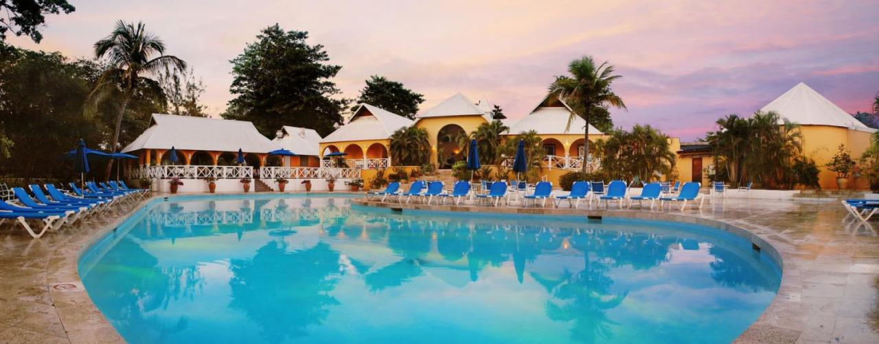 Smugglers Cove Resort & Spa