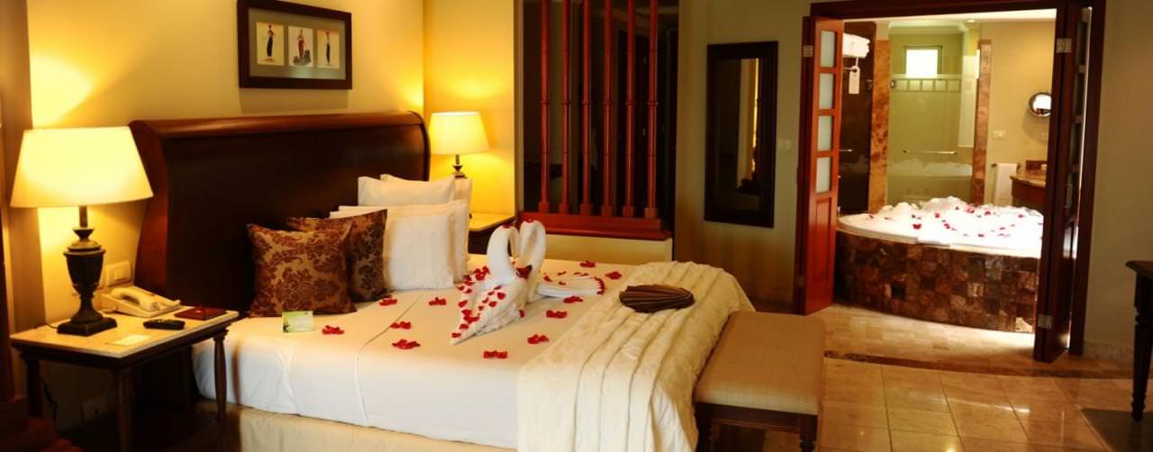 Valentin Imperial Maya Riviera Maya Mexico Room Jacuzzi Romance Rose Petals King Bed