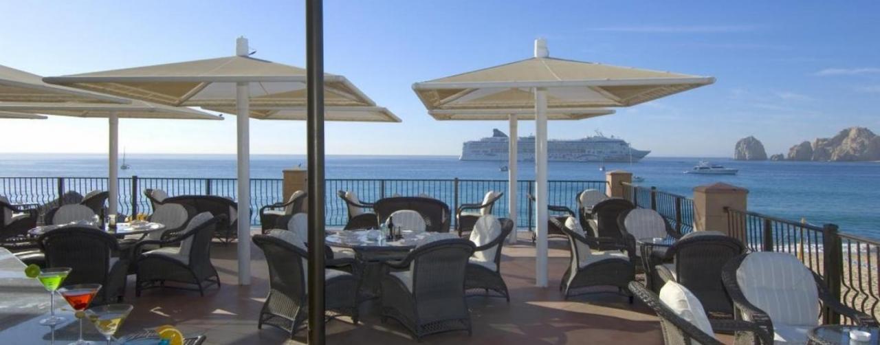 Villa Del Arco Beach Resort Grand Spa Cabo San Lucas Los Cabos Relax_by_bar.image10_s