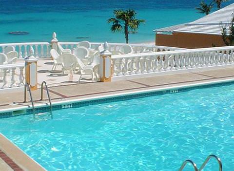 Coco Reef Bermuda Pool