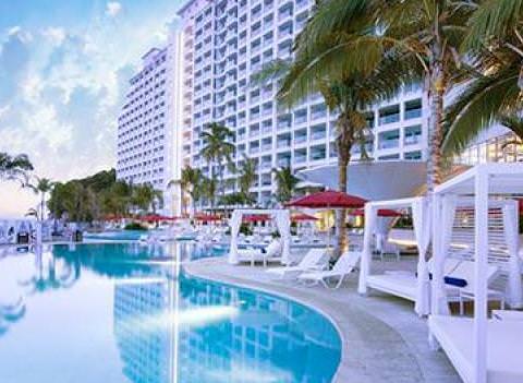Grand Fiesta Americana Pool 1