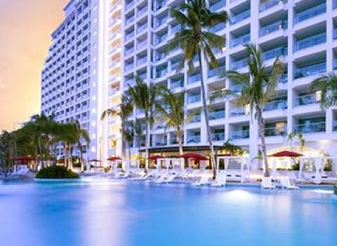 Grand Fiesta Americana Pool 3