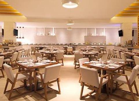 Grand Fiesta Americana Restaurant 4