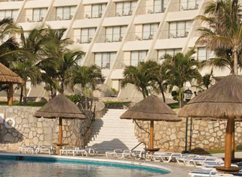 Grand Park Royal Cancun Caribe Pool 7