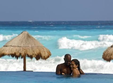 Infinite Pool Iberostar Cancun Pool