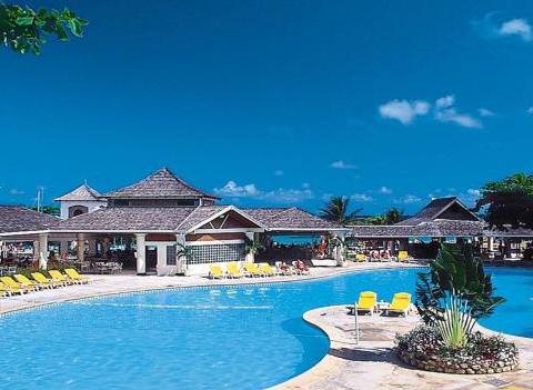 Jewel Runaway Bay Beach Golf Resort Pool 2