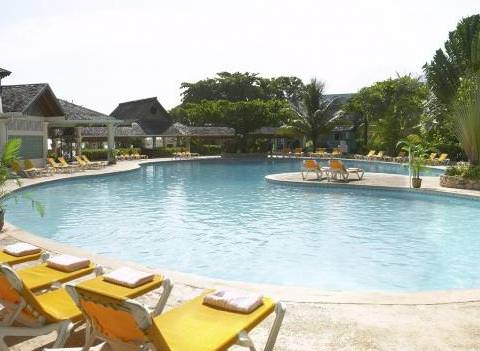 Jewel Runaway Bay Beach Golf Resort Pool 5