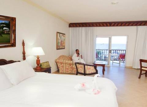 Jewel Runaway Bay Beach Golf Resort Room 2