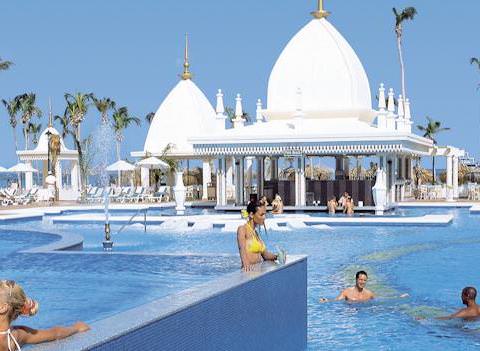 Pool Bar Riu Palace Aruba