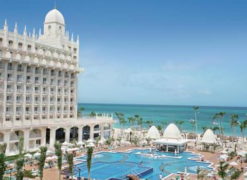 Pool Riu Palace Aruba