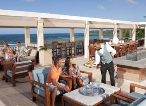 Sandals Ochi Beach Resort Bar 4