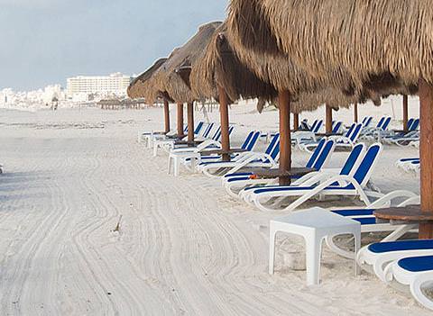Seadust Cancun Family Resort Beach 2