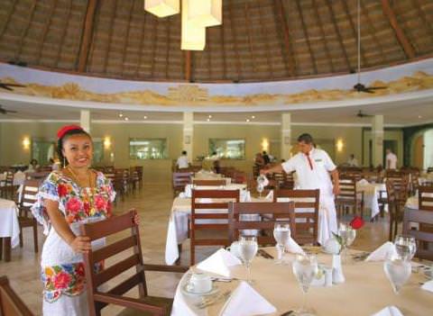 Valentin Imperial Maya Restaurant 2