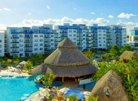 Wyndham Grand Playa Blanca Pool